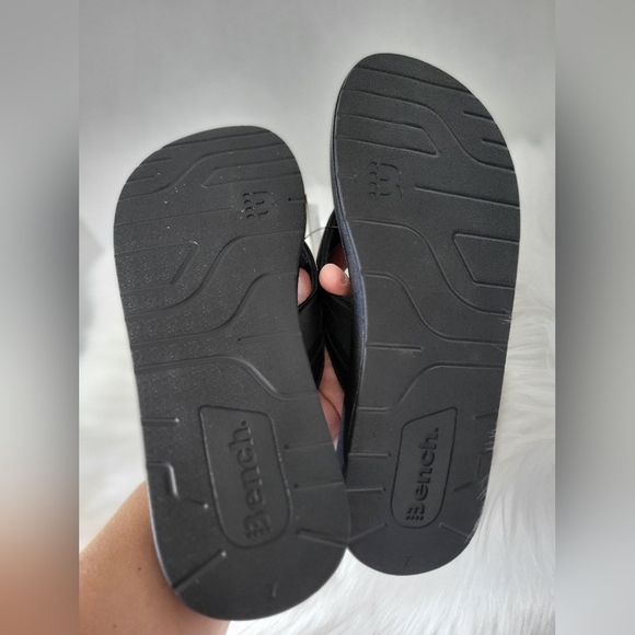 NEW Bench Men Black Flip Flops, Size 7 - Picture 5 of 5